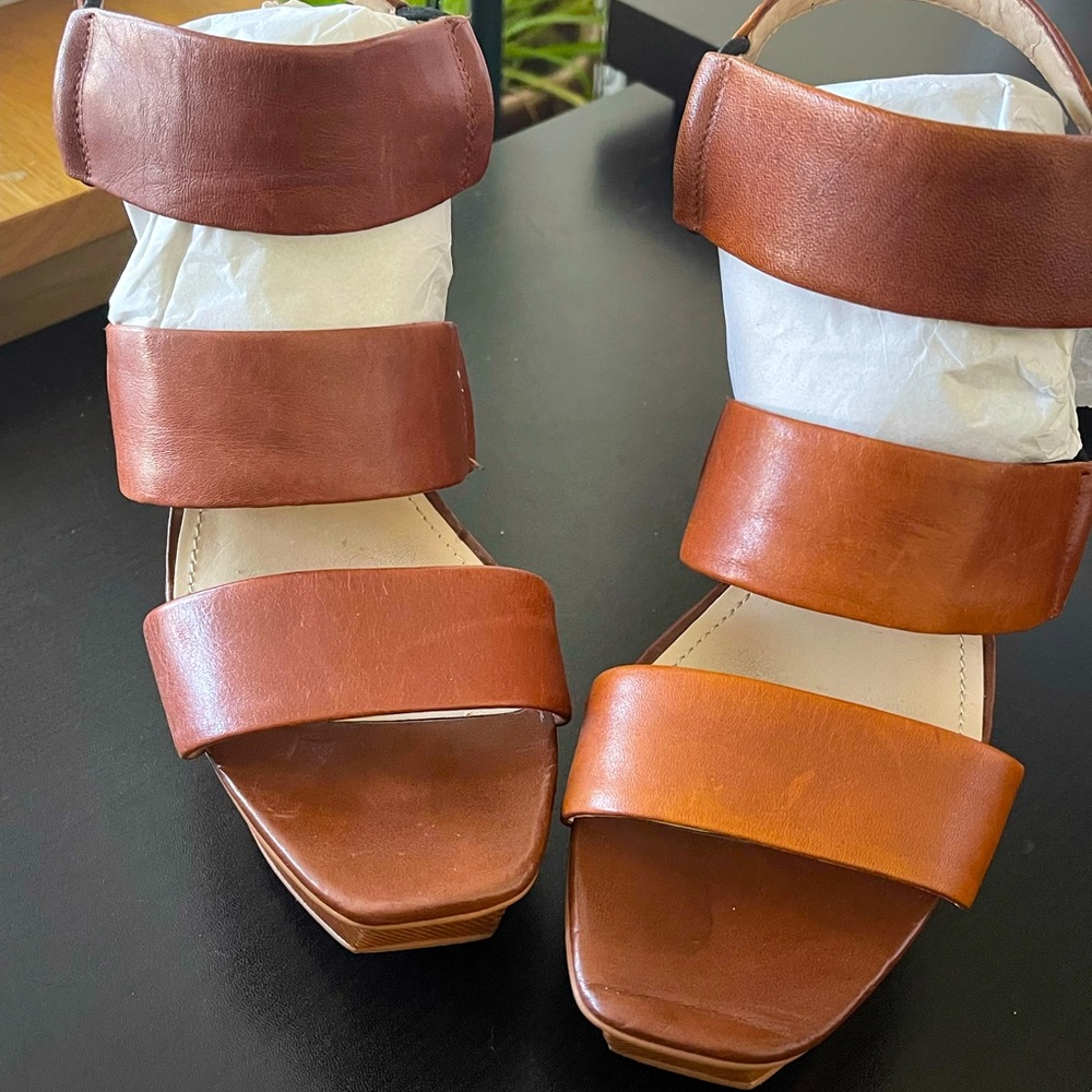 Vince Camuto tobacco brown wedges